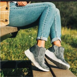 Bionica “Oana” Sneaker Boot bootie leather comfort size 7.5 platform